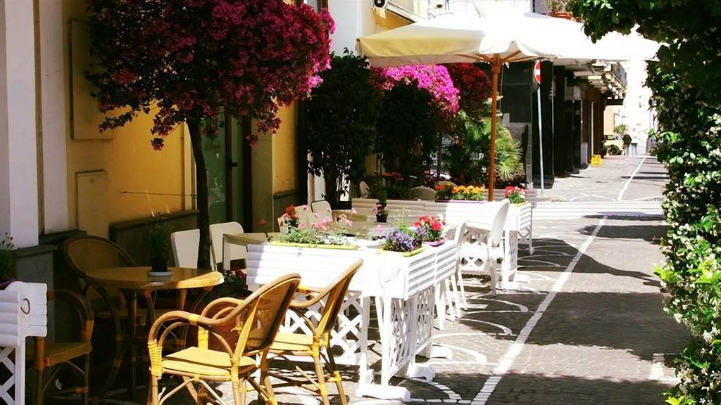 Hotel Ristorante Amitrano Pompeya Exterior foto